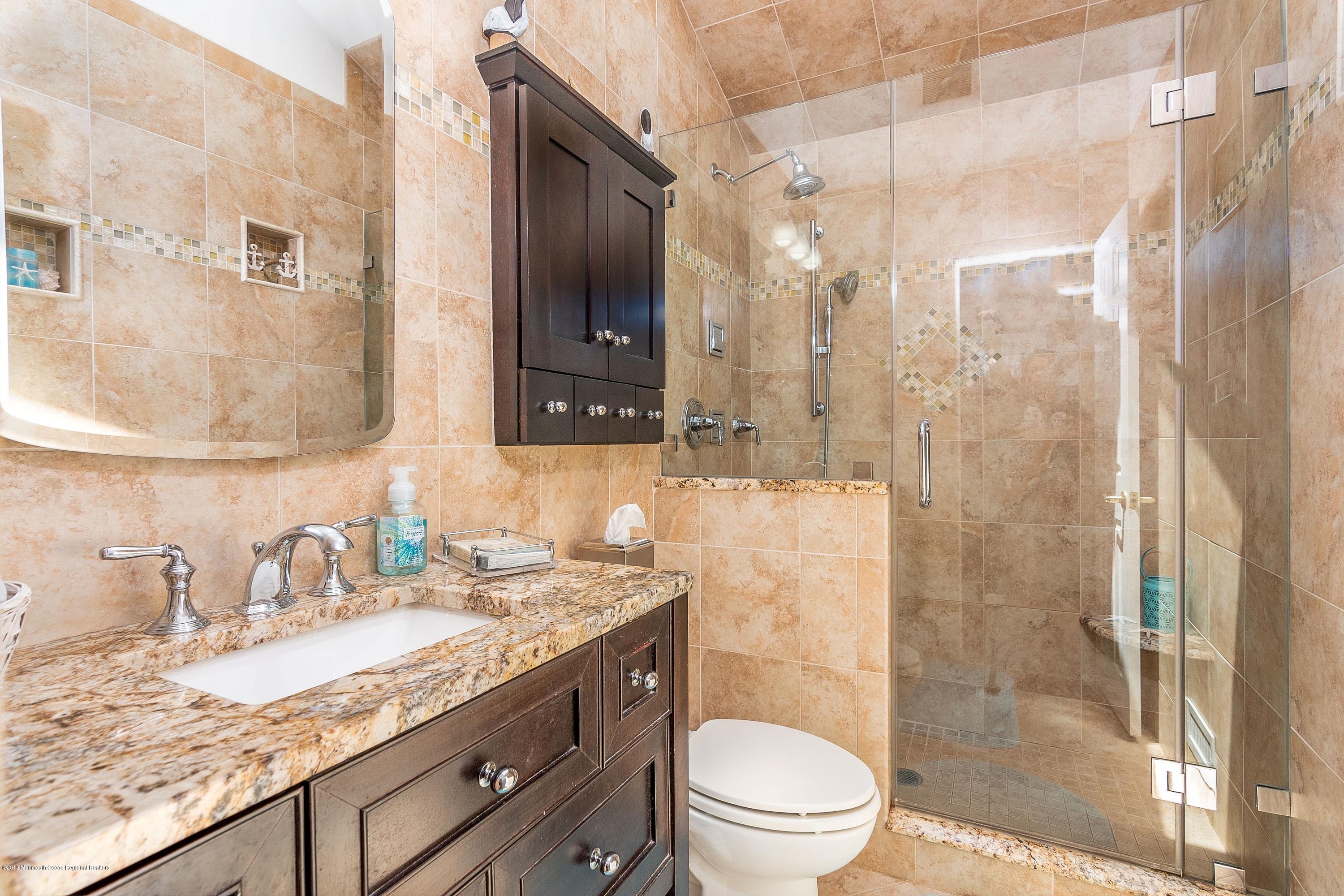 103 Darien Road Howell, NJ 07731 - Photo 11 of 30 Main Bath Views