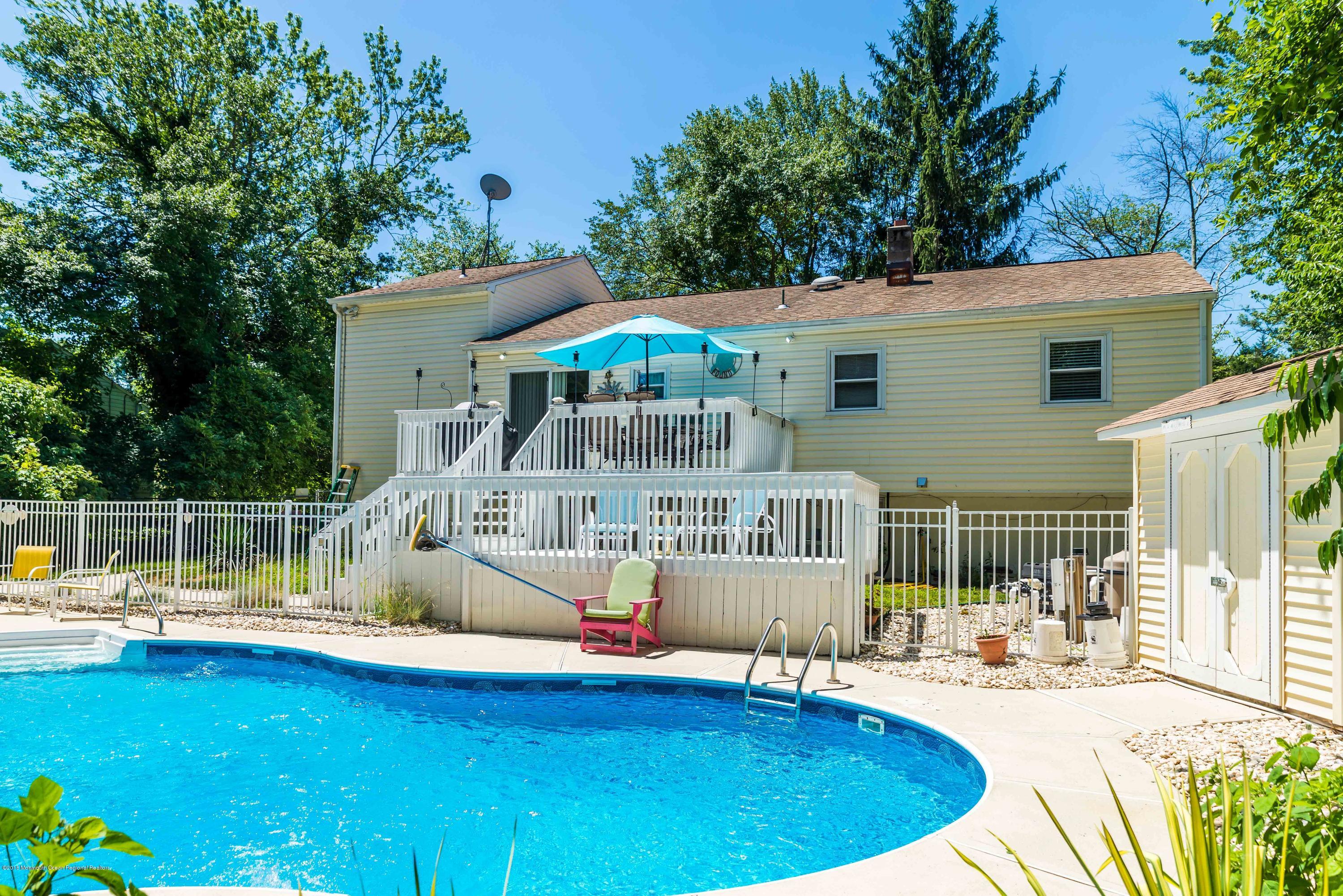 103 Darien Road Howell, NJ 07731 - Photo 28 of 30 Back Views