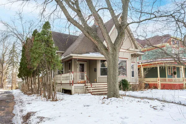 $239,900 | 712 East Main Street, Reedsburg, WI 53959