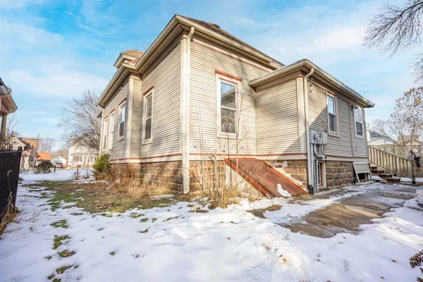 $239,900 | 712 East Main Street, Reedsburg, WI 53959