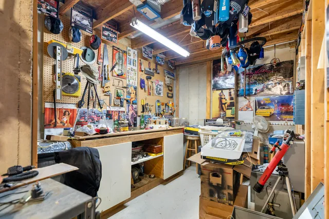 $599,900 | 9248 Lake Gerald Drive, Sparta, MI 49345