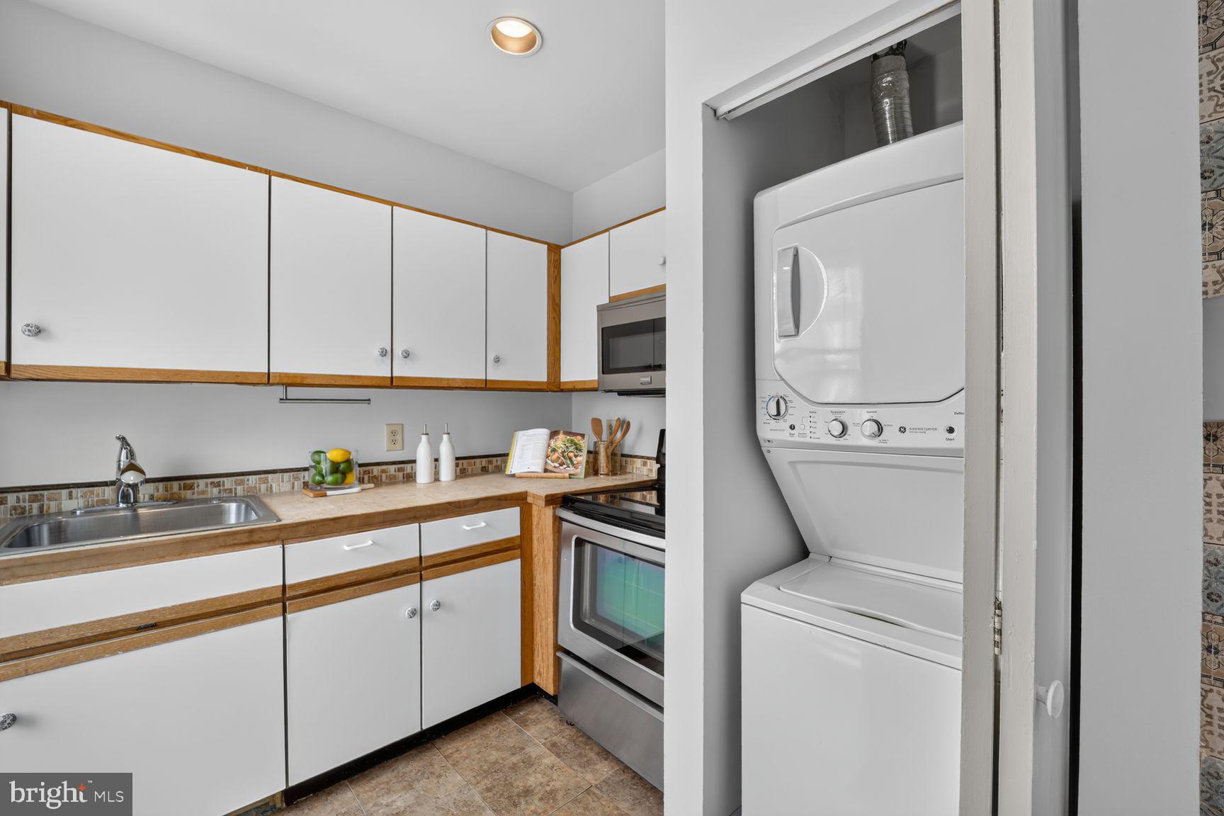 516 4th Street Northeast, Unit 202 Washington, DC 20002 - Photo 7 of 18 Convenient in-home Washer & Dryer