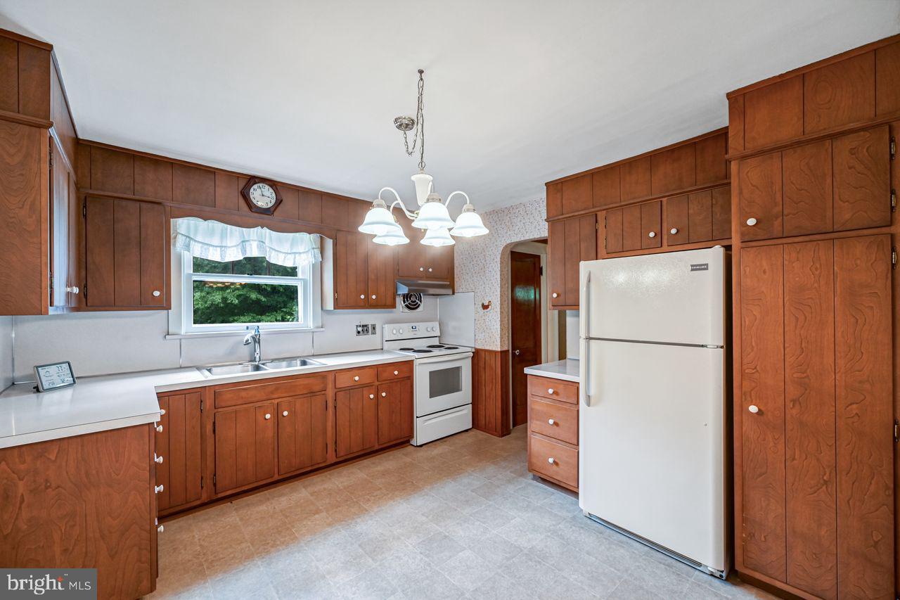 2199 Springwood Road York, PA 17403 - Photo 16 of 41 Gallery Image 16