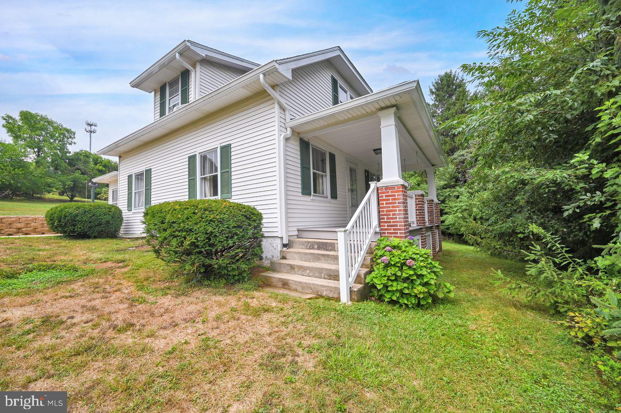 2199 Springwood Road York, PA 17403 - Photo 3 of 41 Gallery Image 3