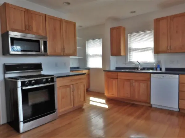$3,400 | 76 Wenham Street, Unit 2, Boston, MA 02130
