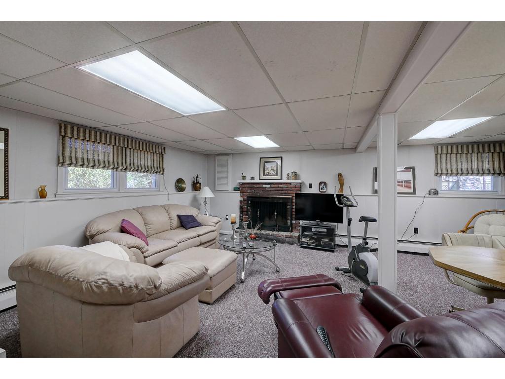 12 Clydesdale Road Salem, NH 03079 - Photo 22 of 31 Gallery Image 22