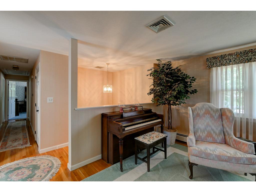 12 Clydesdale Road Salem, NH 03079 - Photo 5 of 31 Gallery Image 5