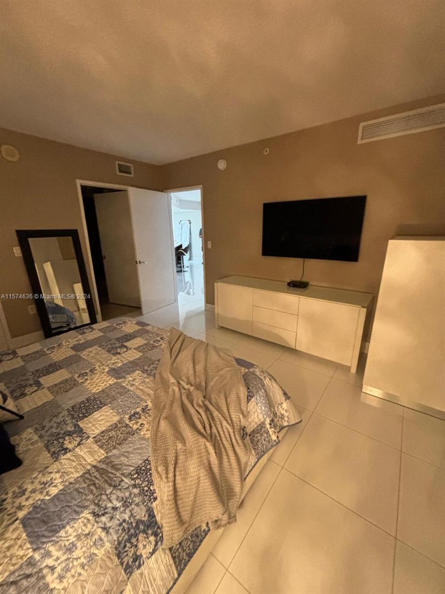 250 Sunny Isles Boulevard, Unit 3803 Sunny Isles Beach, FL 33160 - Photo 21 of 28