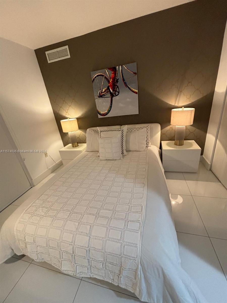 250 Sunny Isles Boulevard, Unit 3803 Sunny Isles Beach, FL 33160 - Photo 25 of 28