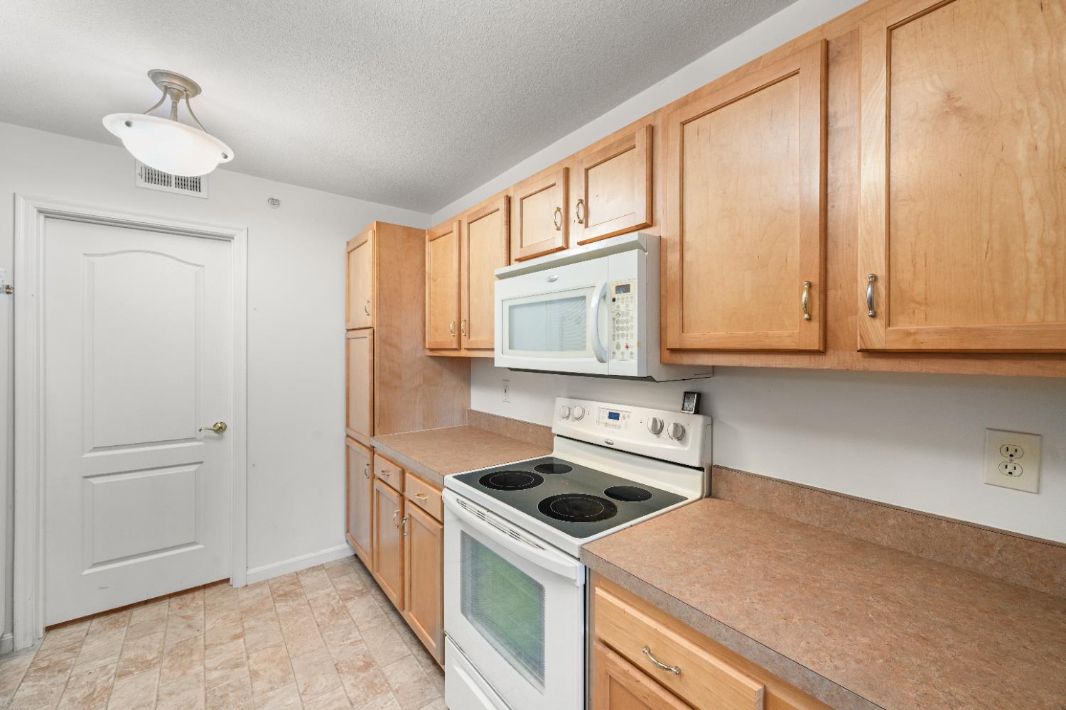 301 Riverscape Court Lawrenceburg, IN 47025 - Photo 19 of 33