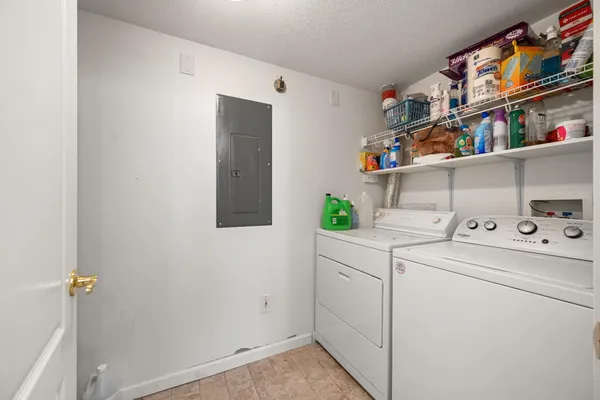 $219,900 | 301 Riverscape Court, Lawrenceburg, IN 47025
