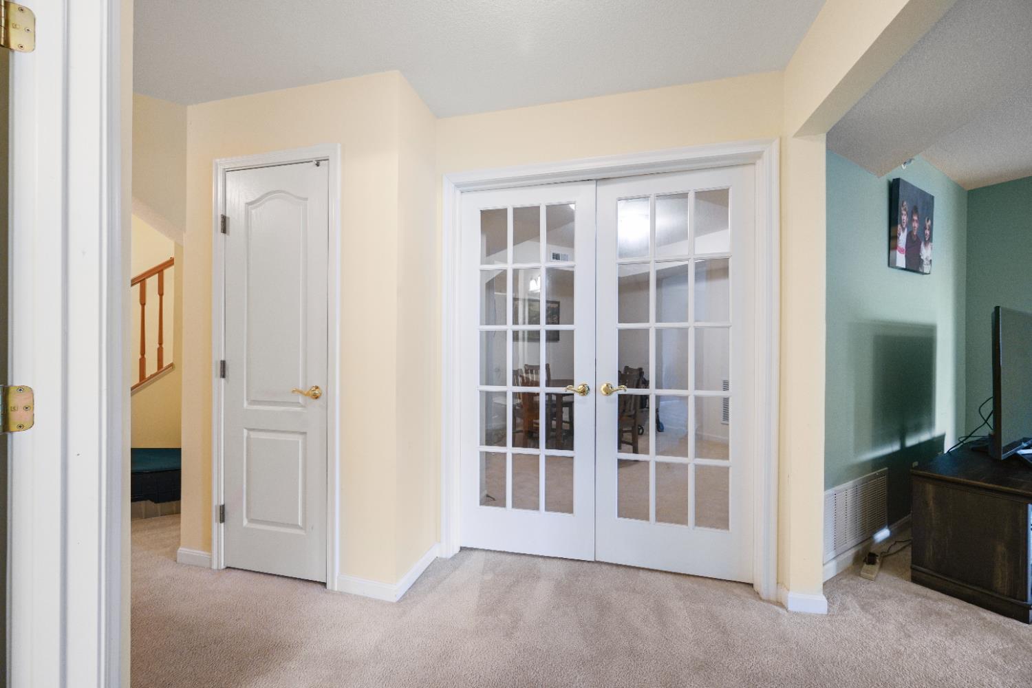 301 Riverscape Court Lawrenceburg, IN 47025 - Photo 5 of 33