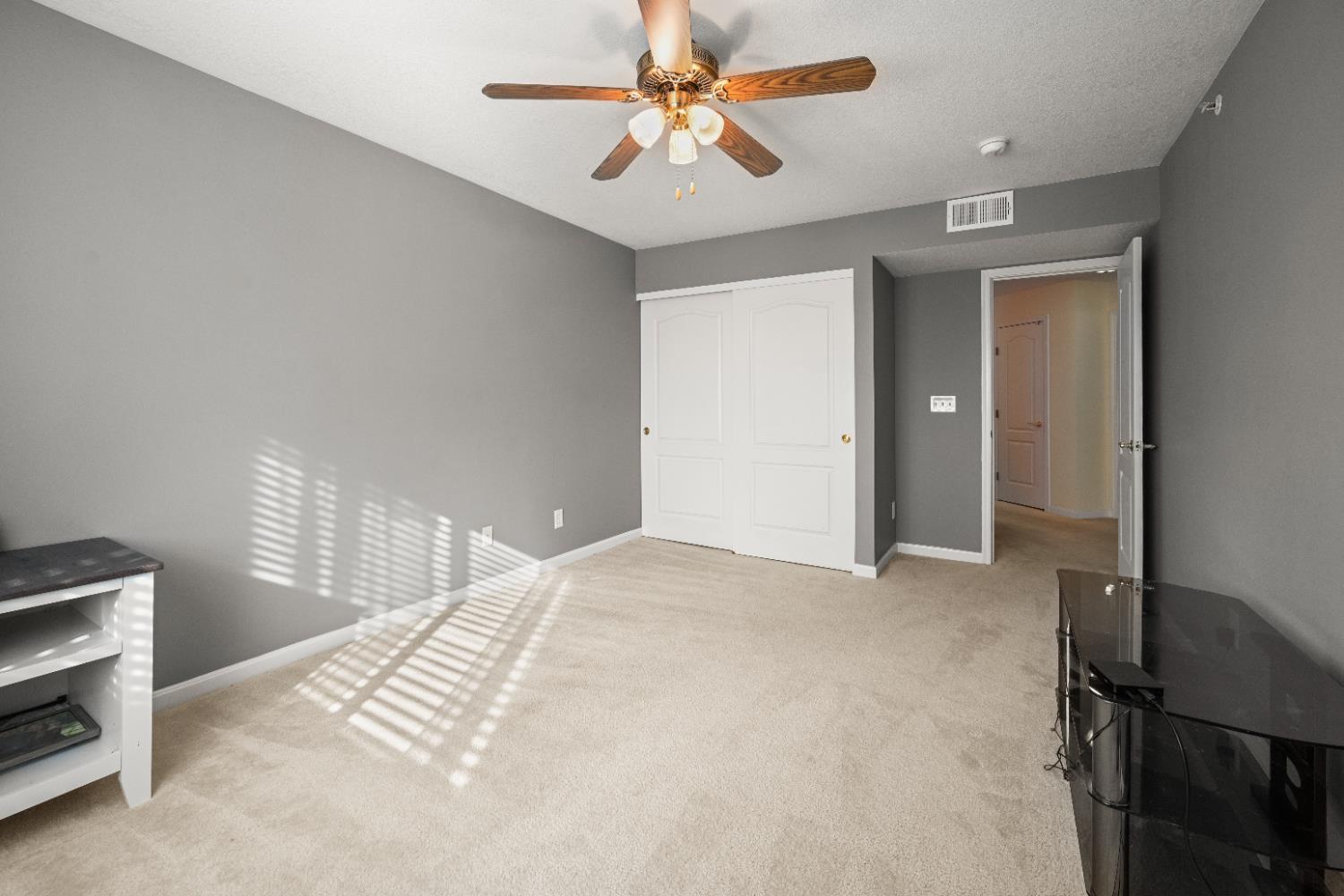 301 Riverscape Court Lawrenceburg, IN 47025 - Photo 9 of 33