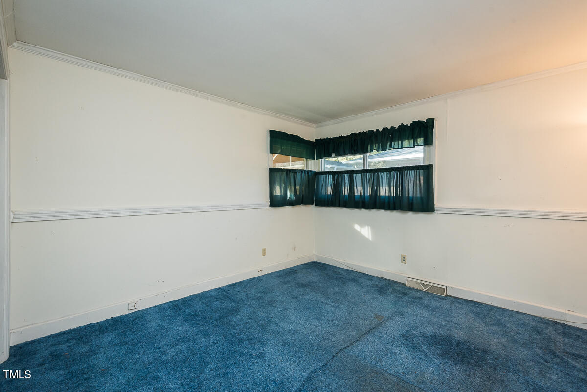 1528 Overbrook Road Burlington, NC 27215 - Photo 12 of 22 1528 Overbrook-9