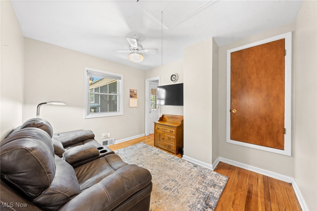 1157 Dussel Road Kent, OH 44240 - Photo 21 of 46 Cozy family room/5th bedroom