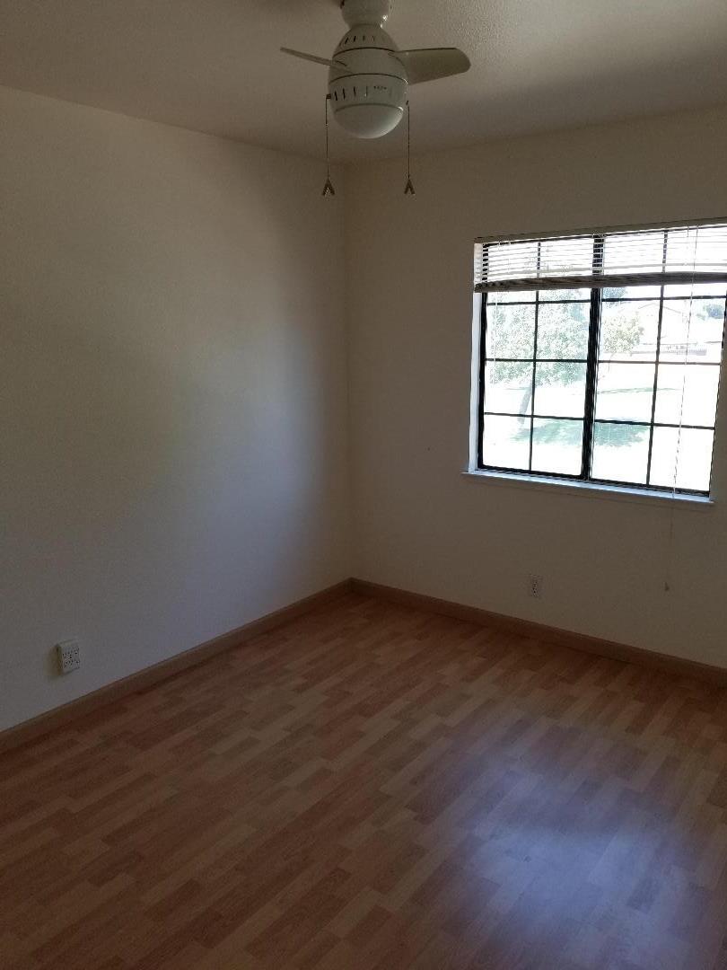 569 Powell Street Salinas, CA 93907 - Photo 9 of 14 an empty room with a window