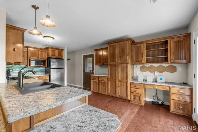 $499,999 | 86 Private Road, Piedmont, MO 63957