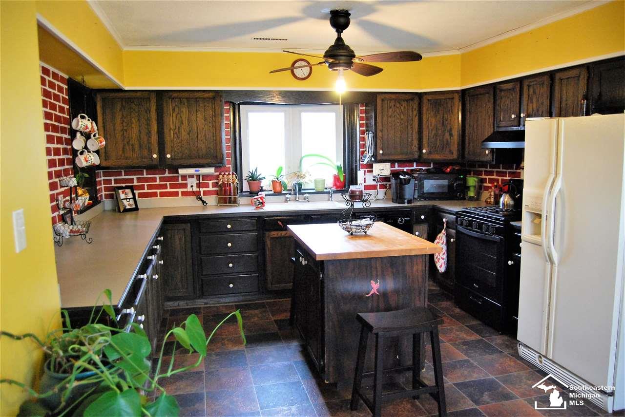4507 Goddard Road Newport, MI 48166 - Photo 10 of 37 31368419-9.JPG