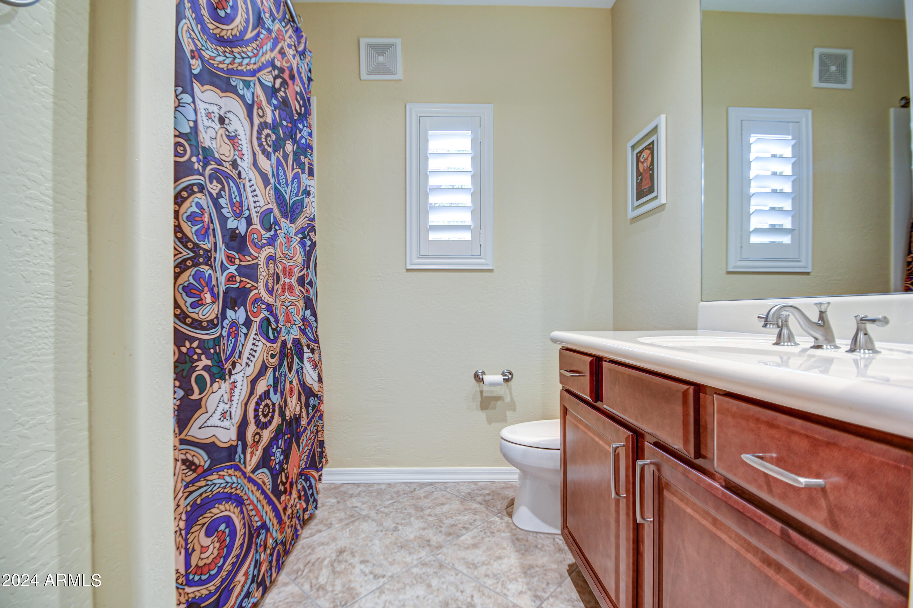 3935 East Rough Rider Road, Unit 1120 Phoenix, AZ 85050 - Photo 20 of 40 Bathroom 2-pic 1