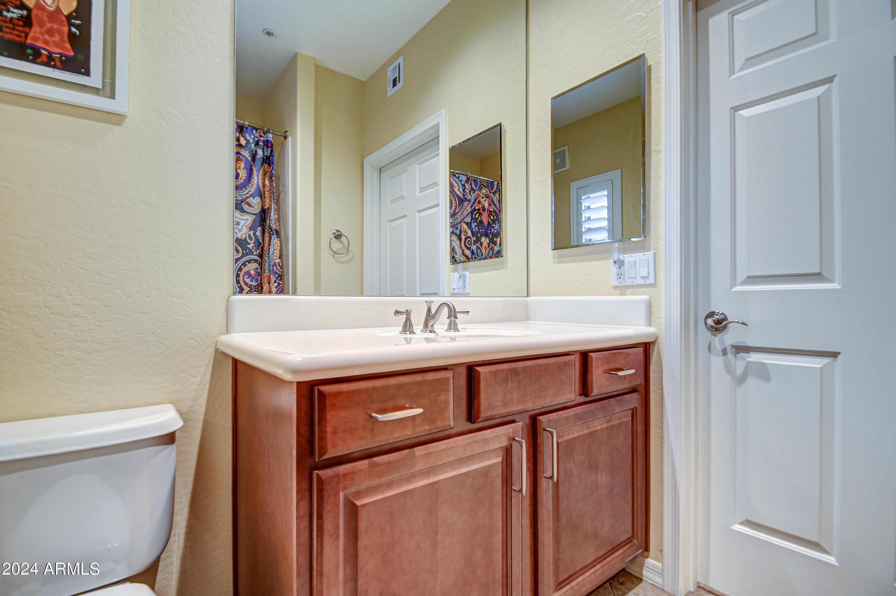 3935 East Rough Rider Road, Unit 1120 Phoenix, AZ 85050 - Photo 21 of 40 Bathroom 2-pic 3