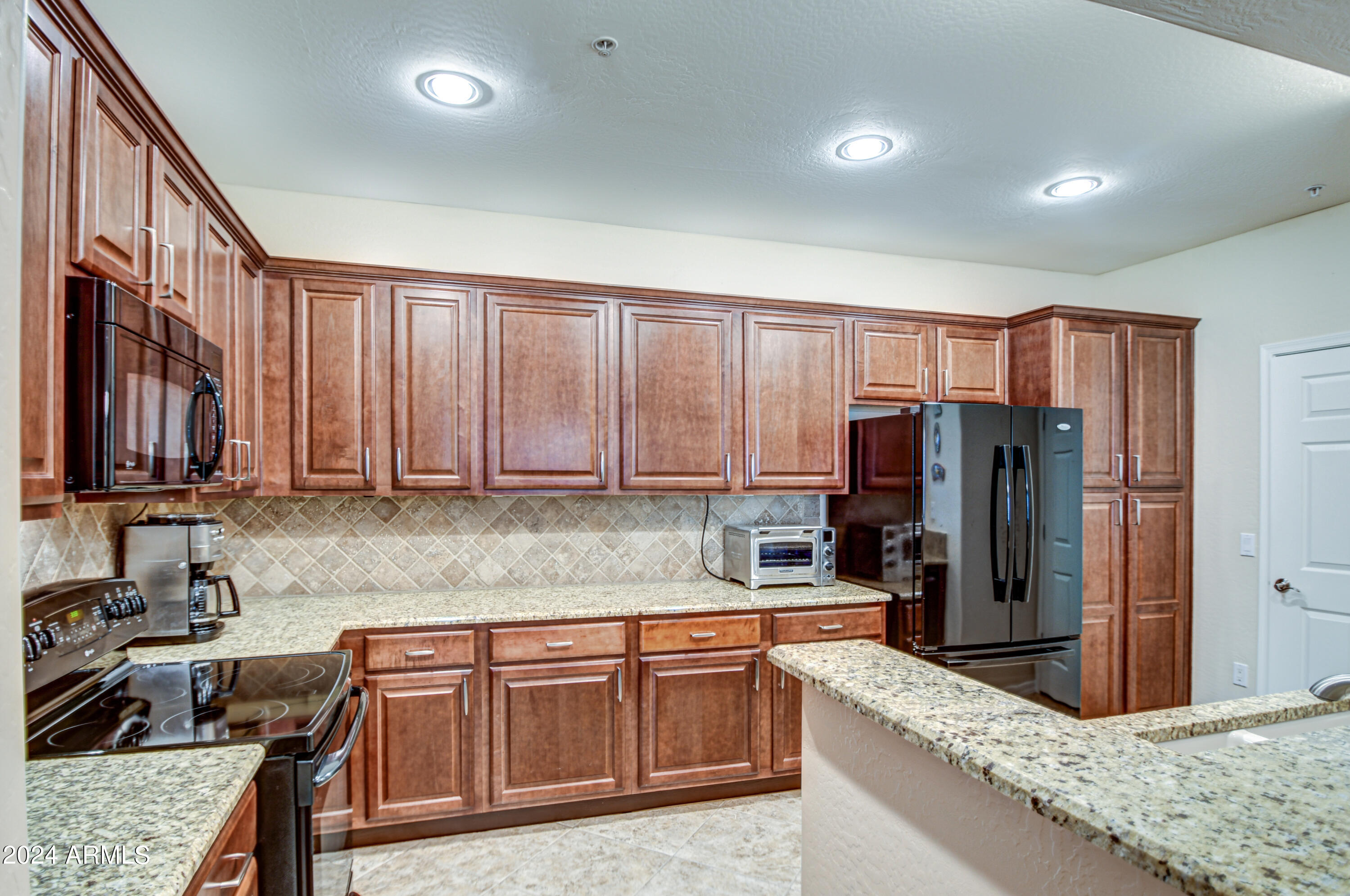 3935 East Rough Rider Road, Unit 1120 Phoenix, AZ 85050 - Photo 7 of 40 Kitchen 3