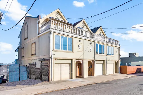 $1,349,000 | 822 Dean Avenue | Throgs Neck