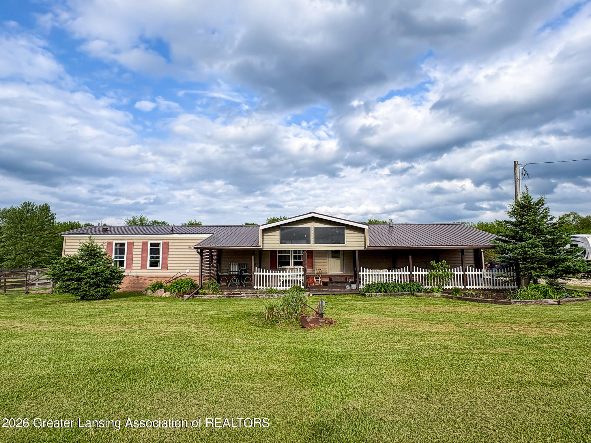 6087 Pease Road South Bellevue, MI 49021 - Photo 1 of 30 IMG_0101
