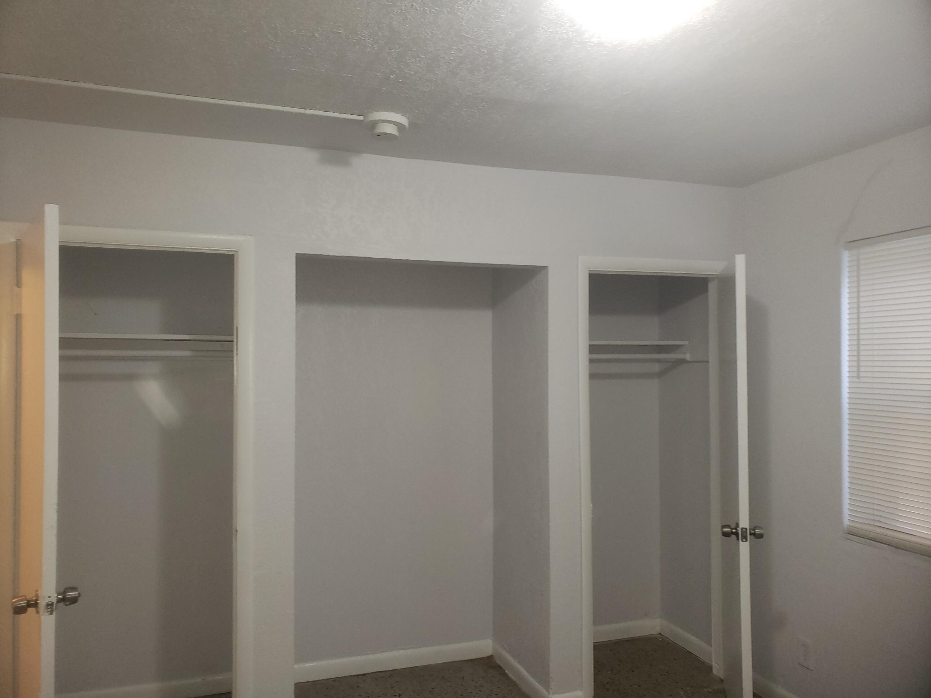 919 6th Street, Unit 15 West Palm Beach, FL 33401 - Photo 24 of 35 a bathroom with a bathtub