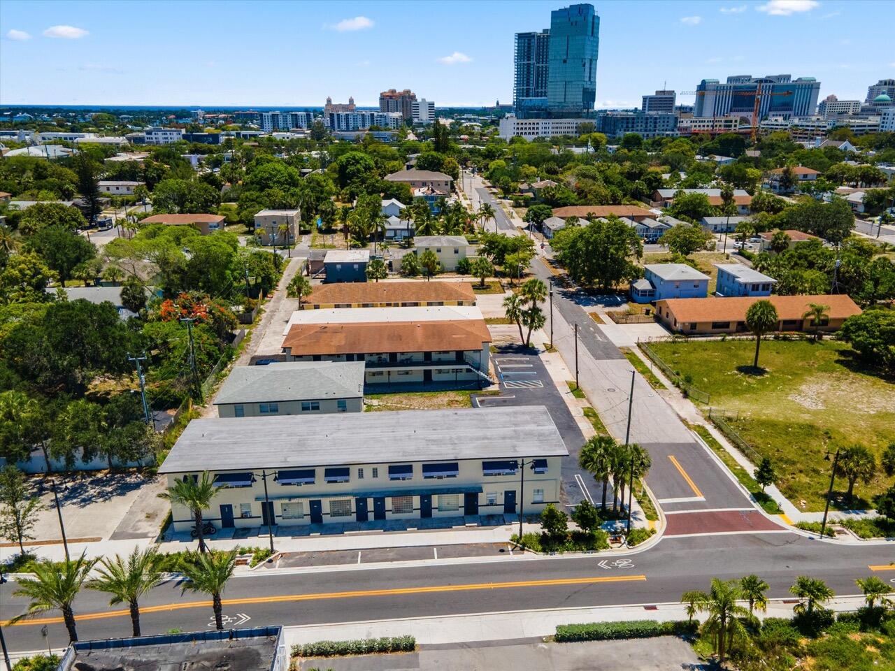 919 6th Street, Unit 15 West Palm Beach, FL 33401 - Photo 10 of 35 a view of a city