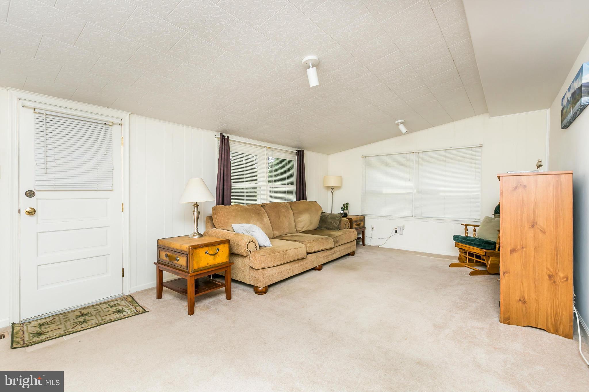 2455 Woodcroft Road Baltimore, MD 21234 - Photo 8 of 29 Interior (General)