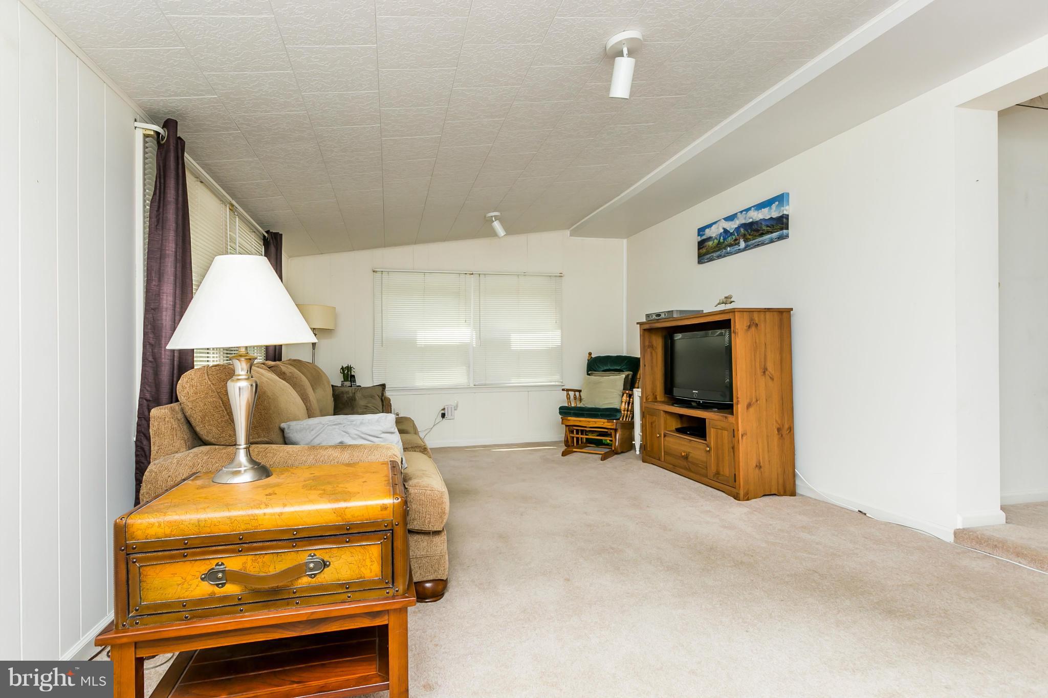 2455 Woodcroft Road Baltimore, MD 21234 - Photo 9 of 29 Interior (General)