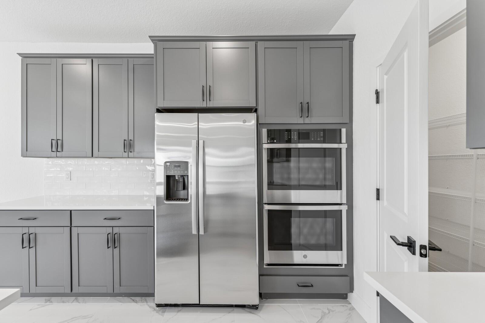 185 Southeast Birch Terrace Stuart, FL 34997 - Photo 6 of 46 Cabinet color for this home