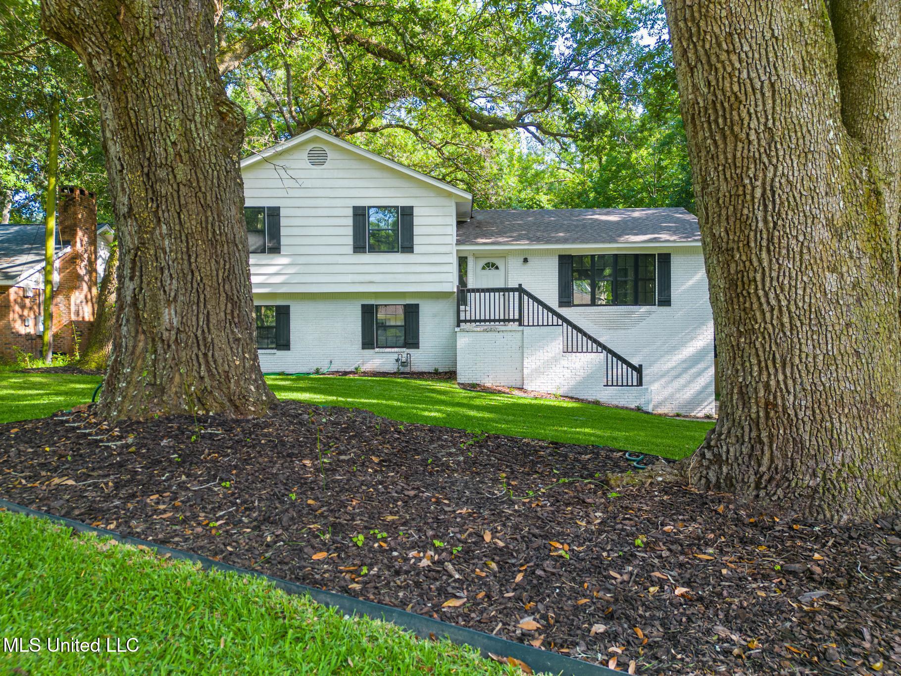 2550 Davidson Road Ocean Springs, MS 39564 - Photo 3 of 31 Davidson-2-2