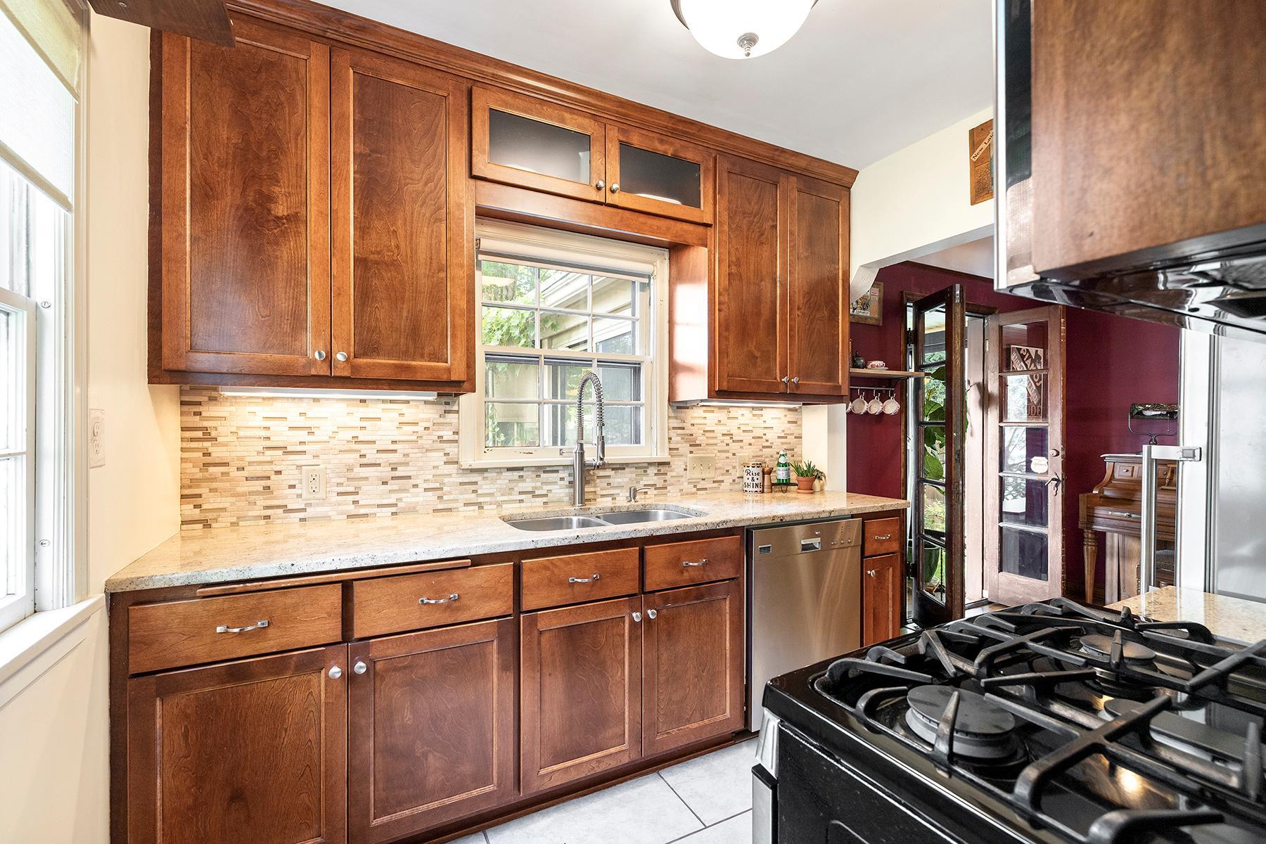 1399 Pascal Street St. Paul, MN 55108 - Photo 11 of 41