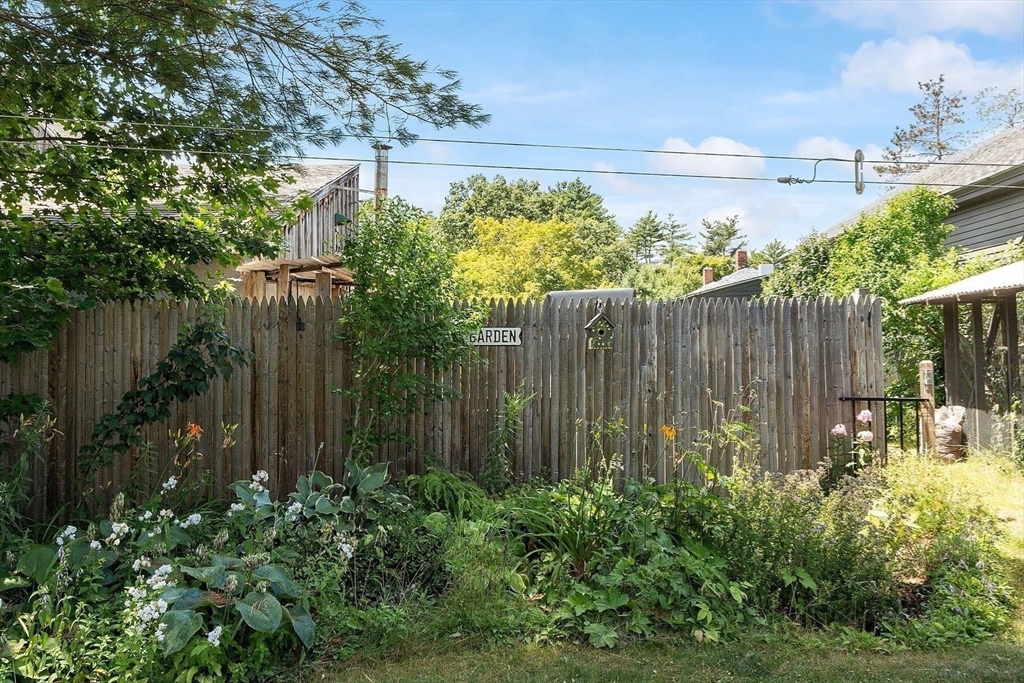 31 Pinedale Road Athol, MA 01331 - Photo 25 of 41 a view of a garden with wooden fence