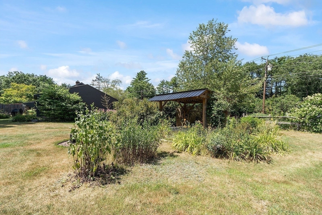 31 Pinedale Road Athol, MA 01331 - Photo 27 of 41 a view of a yard with plants and trees