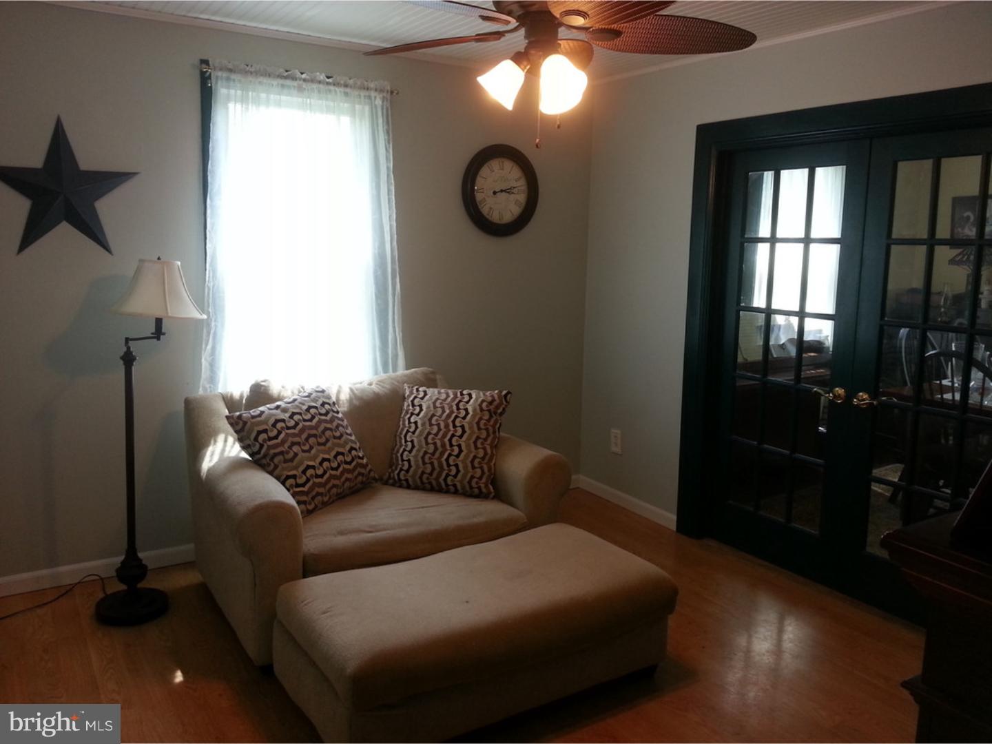 145 Forrest Road Telford, PA 18969 - Photo 5 of 25 Living Room