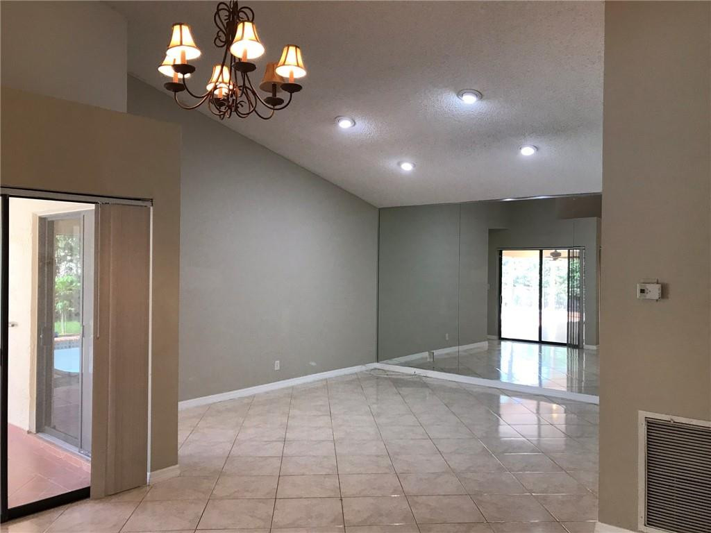 22568 Blue Fin Trail Boca Raton, FL 33428 - Photo 8 of 22 Photo 8