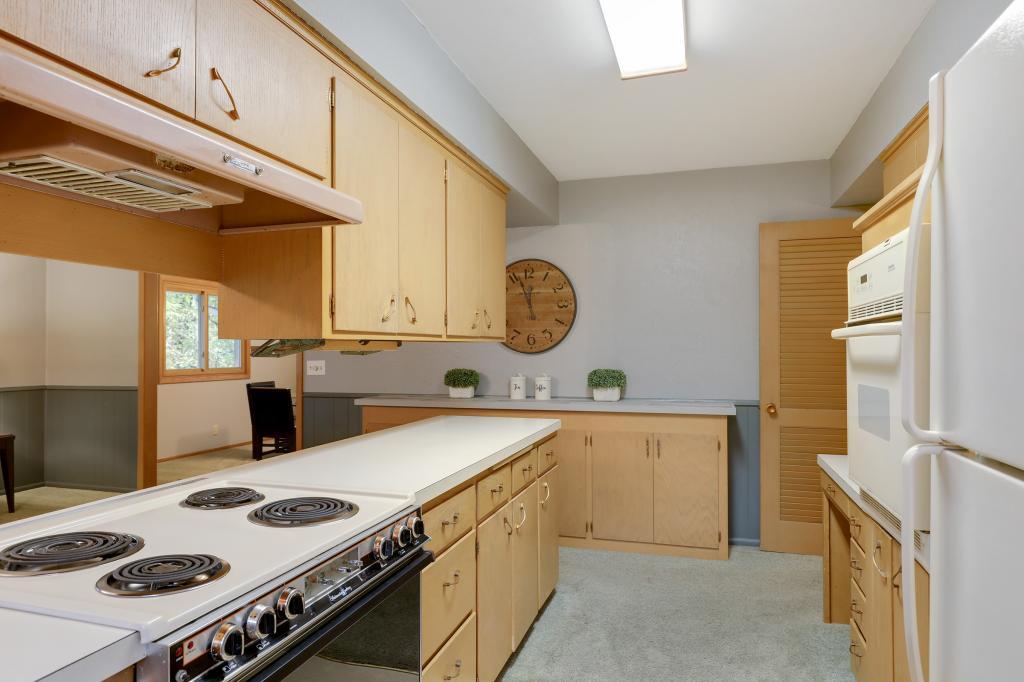 821 Hilltop Road Mendota Heights, MN 55118 - Photo 14 of 34 Gallery Image 14