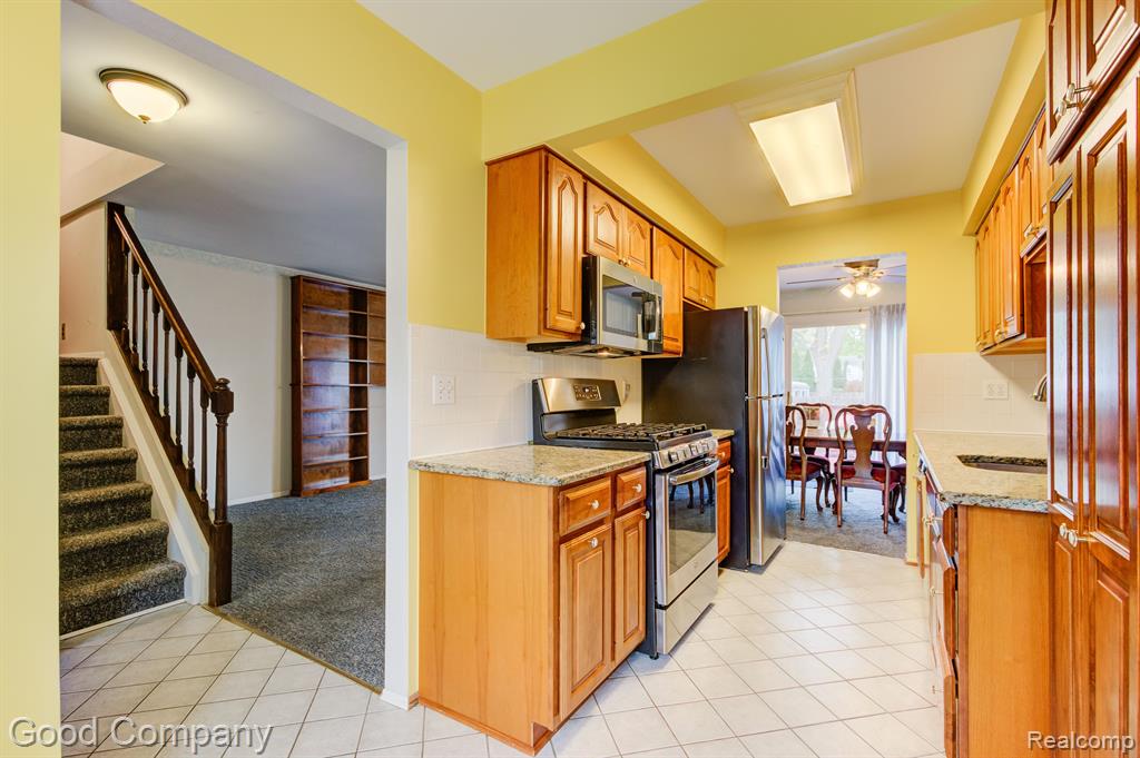 178 Manor Way Rochester Hills, MI 48309 - Photo 7 of 40