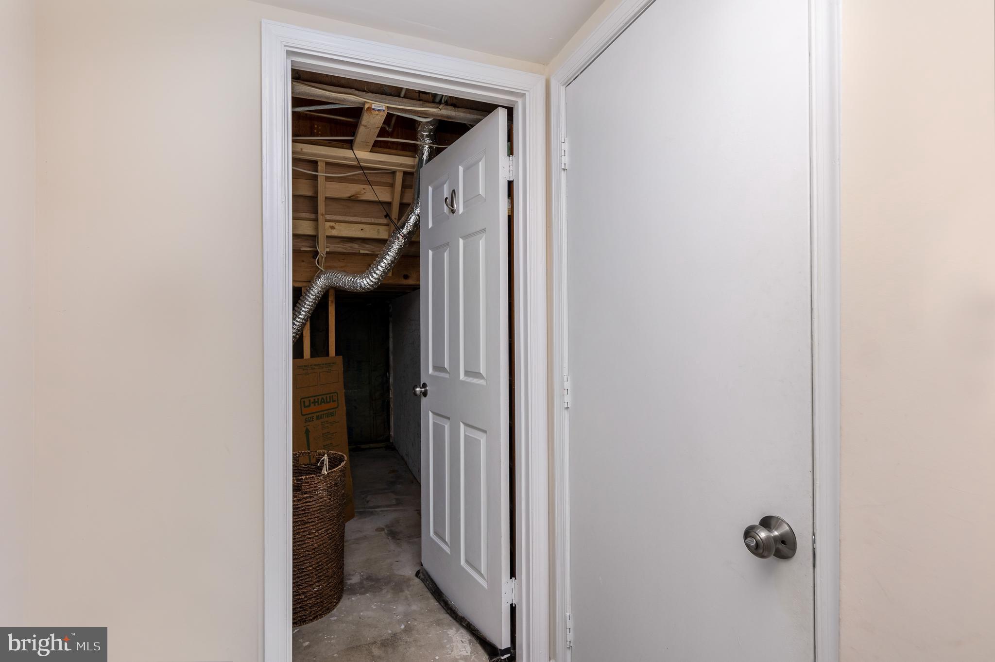 6830 Earthstar Court Springfield, VA 22152 - Photo 28 of 34 Gallery Image 28