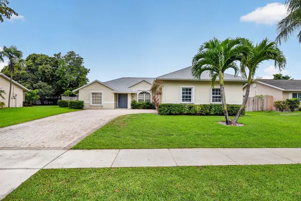 $569,900 | 1163 Essex Drive, Wellington, FL 33414