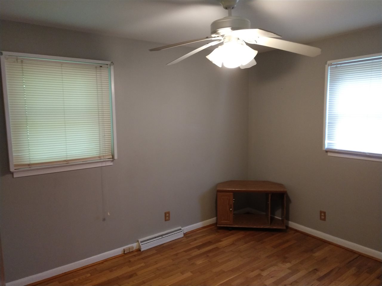 12494 Linden Road Linden, MI 48451 - Photo 8 of 9 31382576-7.JPG