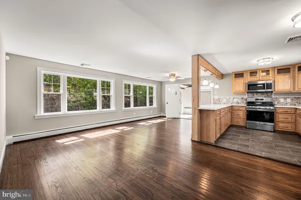 $369,000 | 2299 Springhouse Lane, Aston, PA 19014