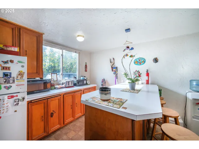 $350,000 | 895 Glory Drive, Eugene, OR 97404