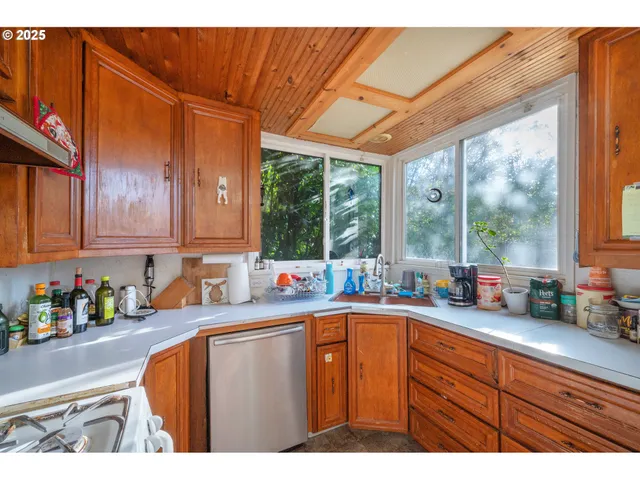 $350,000 | 895 Glory Drive, Eugene, OR 97404