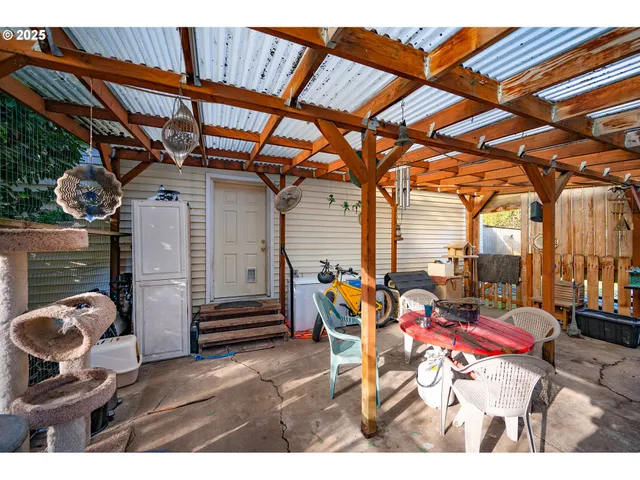 $350,000 | 895 Glory Drive, Eugene, OR 97404