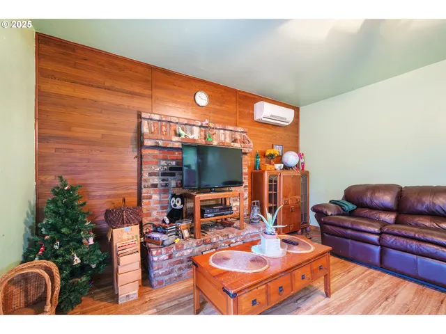 $350,000 | 895 Glory Drive, Eugene, OR 97404