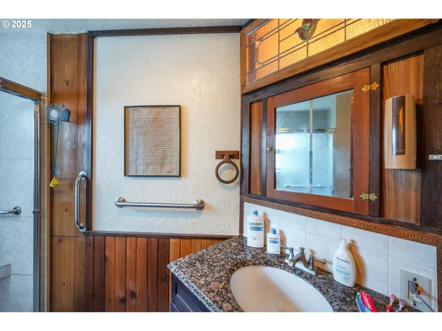 $350,000 | 895 Glory Drive, Eugene, OR 97404