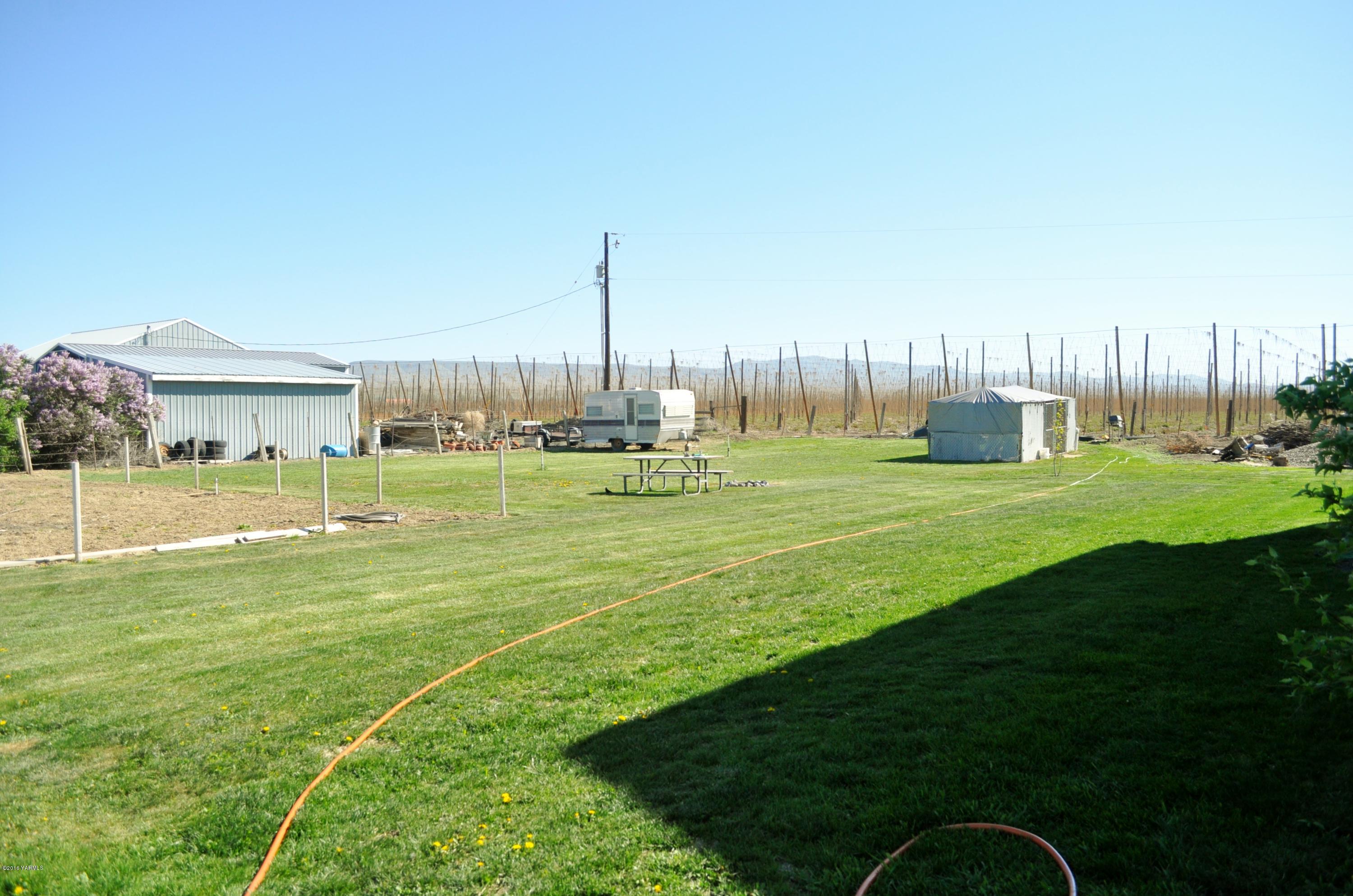 5011 Gamache Road Moxee, WA 98936 - Photo 21 of 26 a view of a city